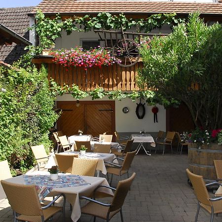 Weinhotel / Gasthaus Zur Sonne Иринген Экстерьер фото